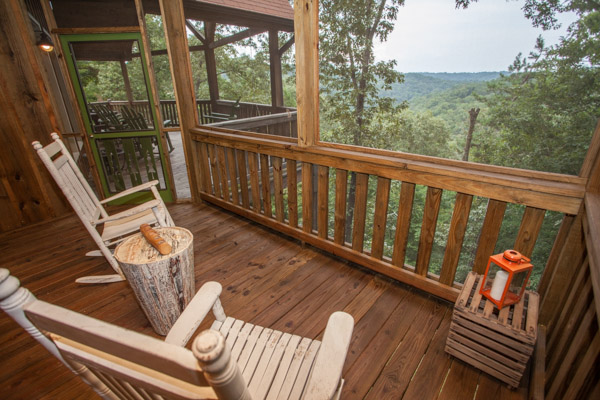 North georgia rental cabin with 6 bedrooms and 3 baths in Ellijay