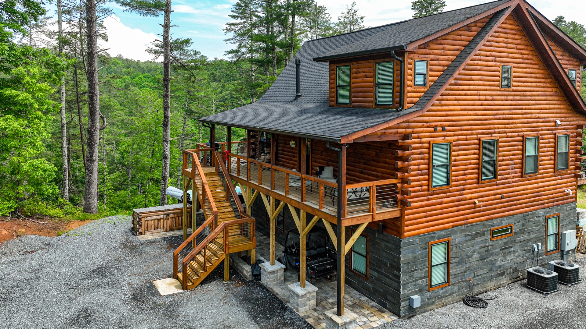 Logan's Lodge